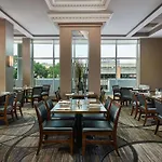 Hilton Kansas City Country Club Plaza
