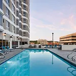 Hilton Kansas City Country Club Plaza