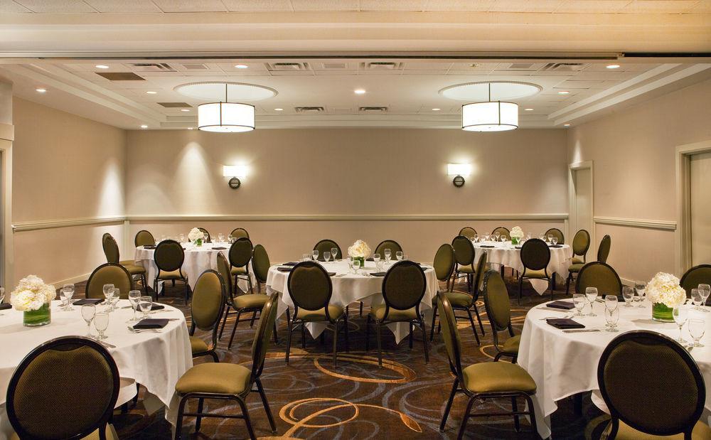 Hilton Kansas Country Club Plaza Hotel