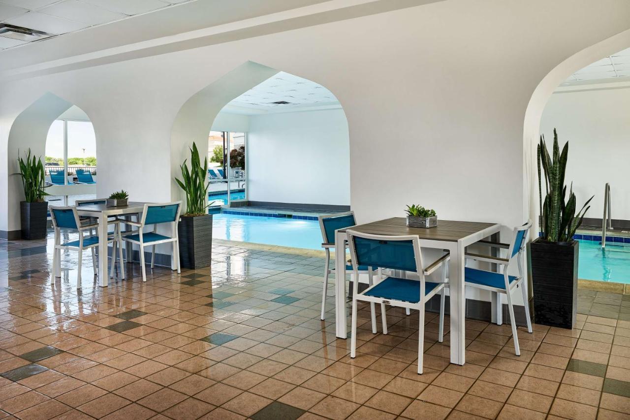 Hilton Kansas Country Club Plaza Hotel