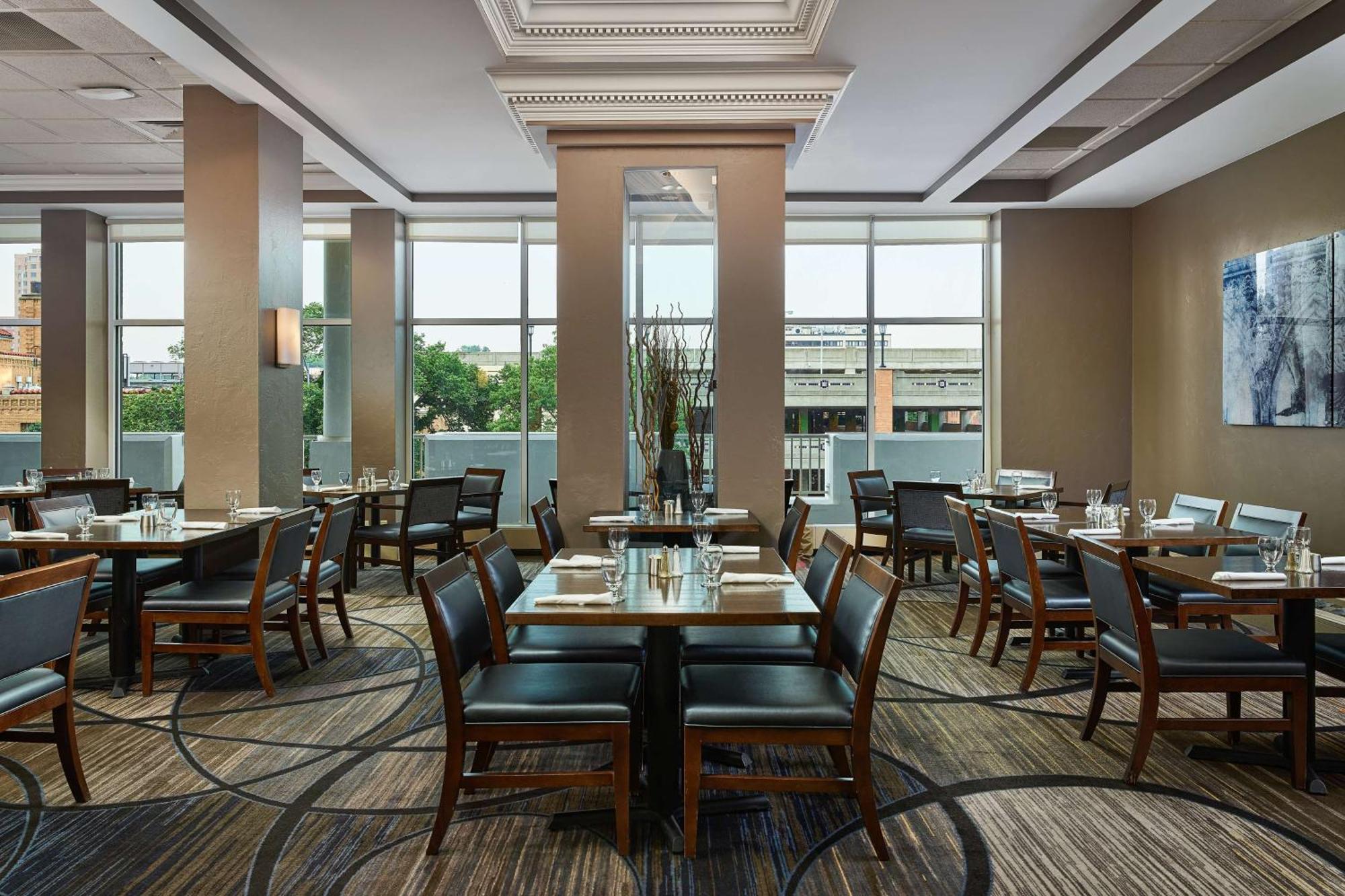Hotel Hilton Kansas Country Club Plaza