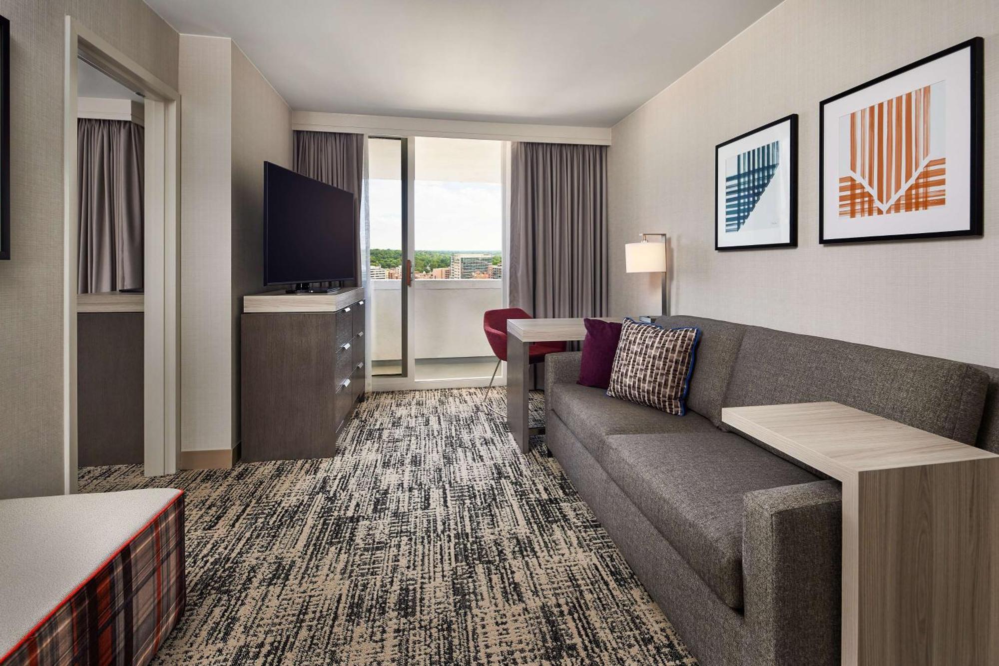 Hotel Hilton Kansas Country Club Plaza 4*