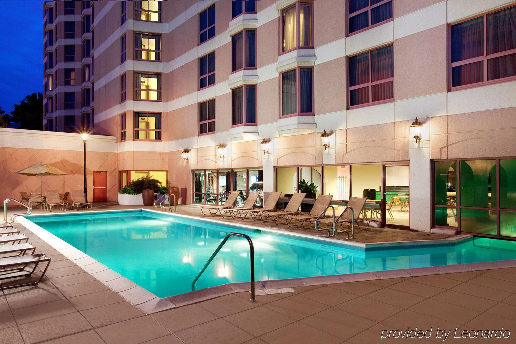 Hilton Kansas Country Club Plaza Hotel