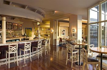 Hotel Hilton Kansas Country Club Plaza 4*